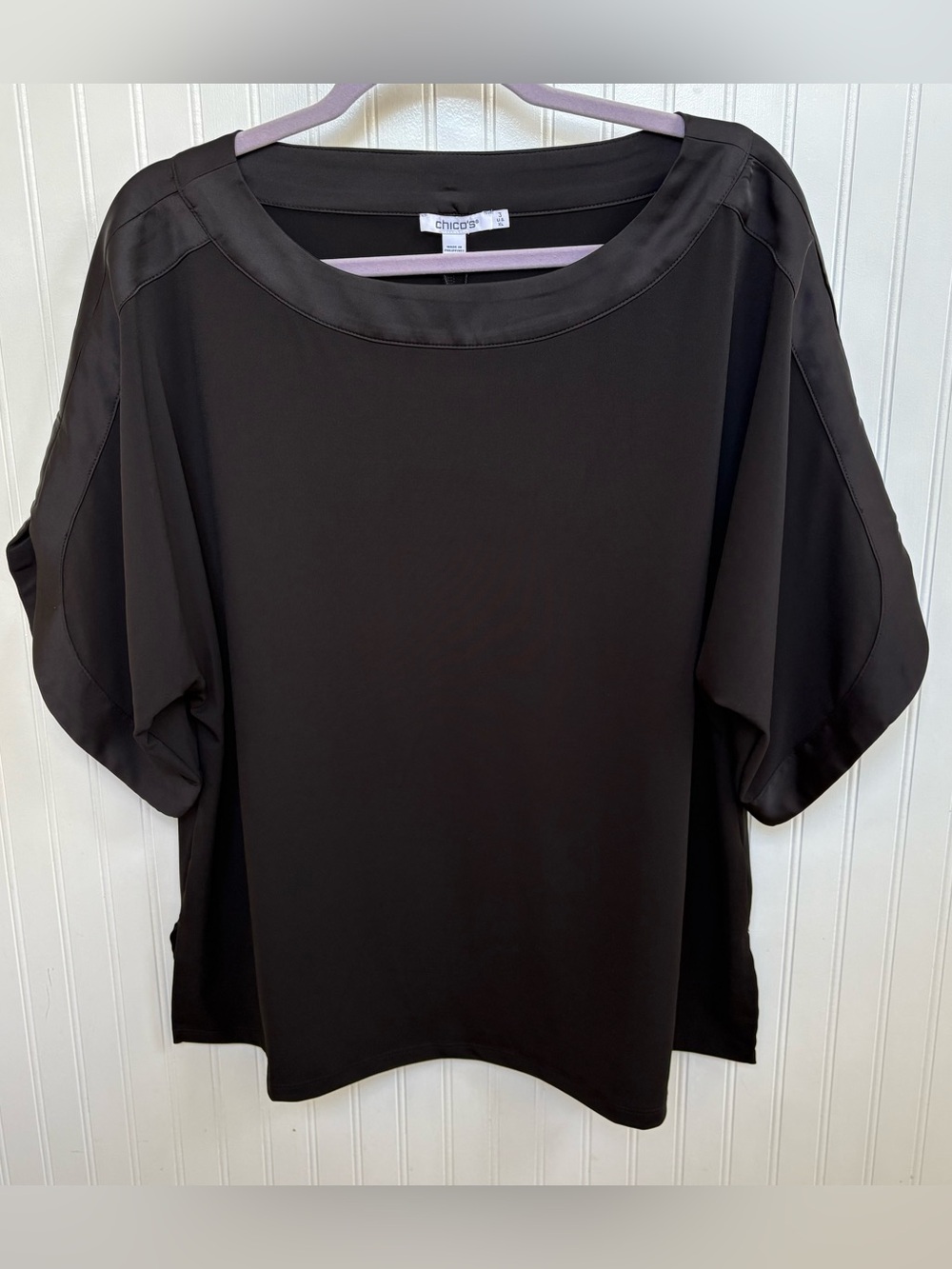 Chicoโs Jersey & Satin Dolman Sleeve Tee Womenโs Size 3 (16) Solid Black NEW
